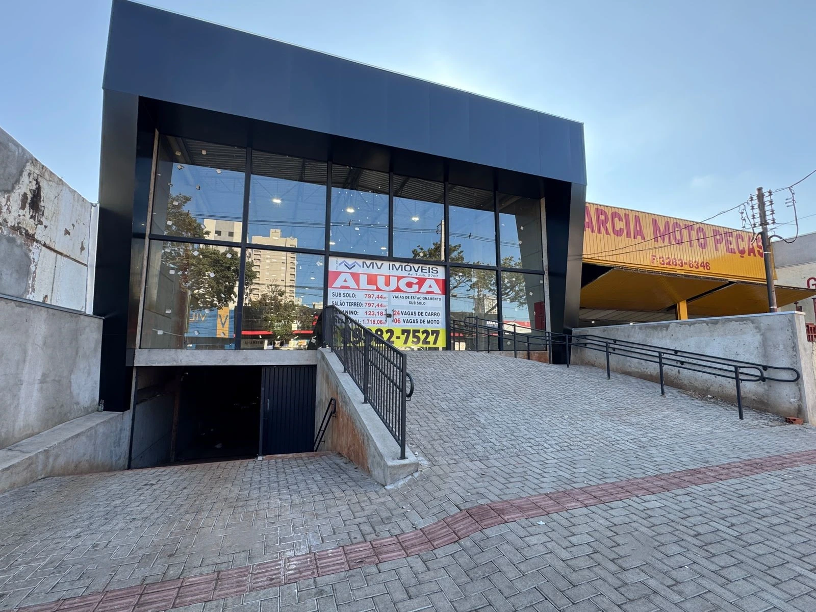 Barracão para alugar 1718m² em Zona 07 Maringá / Paraná