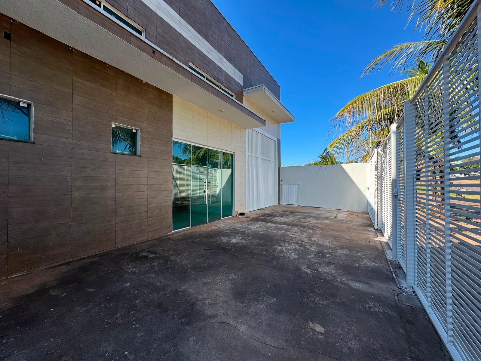 Barracão Comercial Amplo com 272m² – Ideal para Depósito, Logística e Empresas