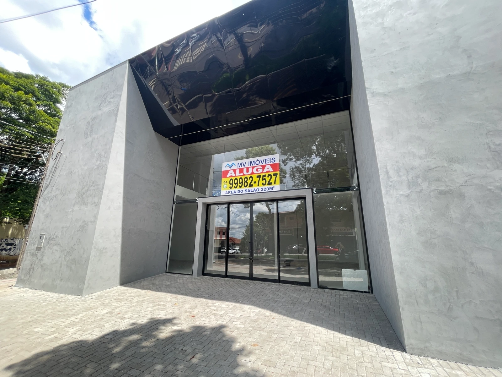 Salão Comercial Disponível para Locação | Dona Sophia Rasgulaeff | 320m² com Mezanino | Maringá/PR