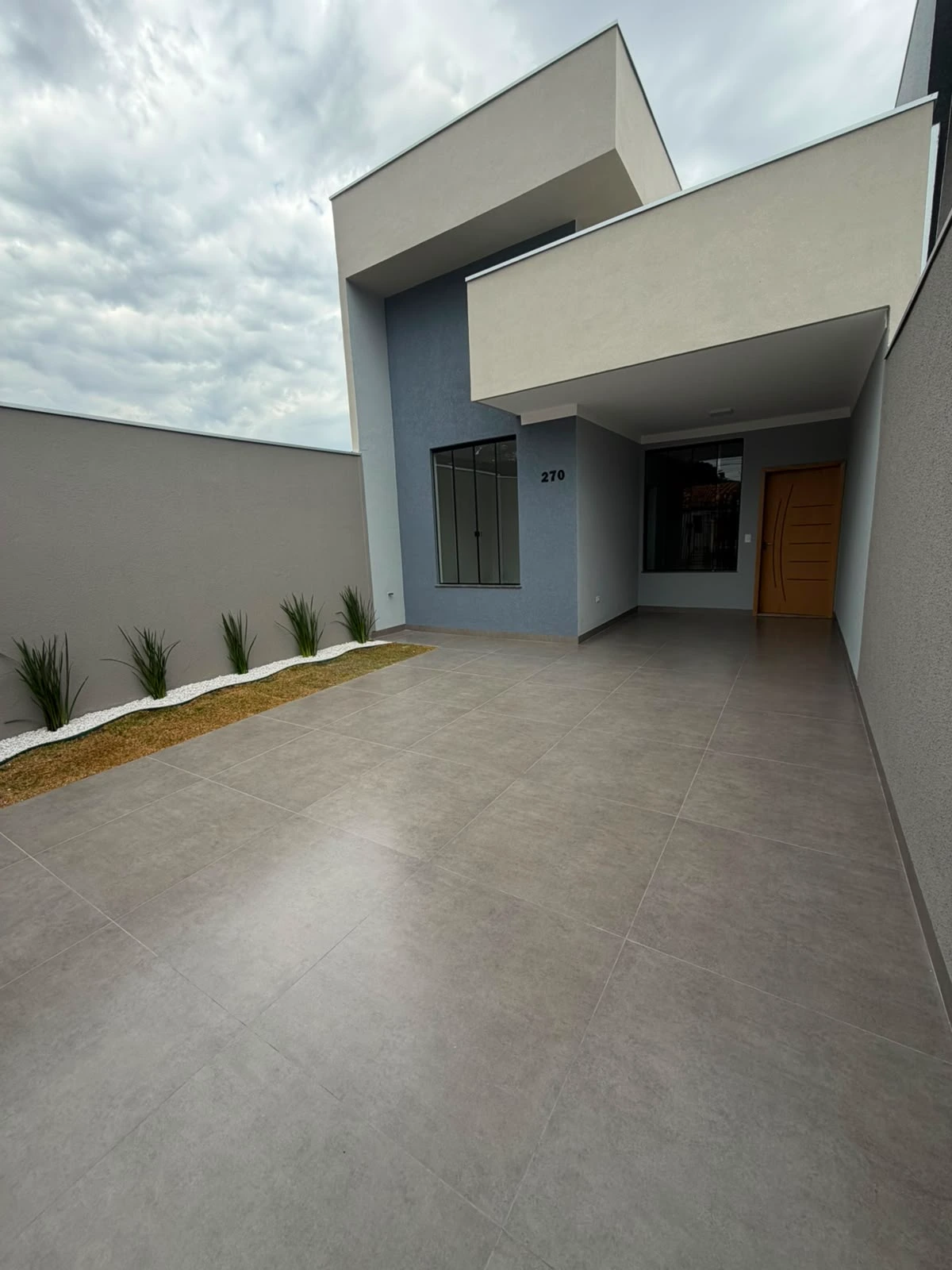 Linda Casa Disponível para venda | 3qtos (1 suite) | Garagem coberta | Maringa-PR