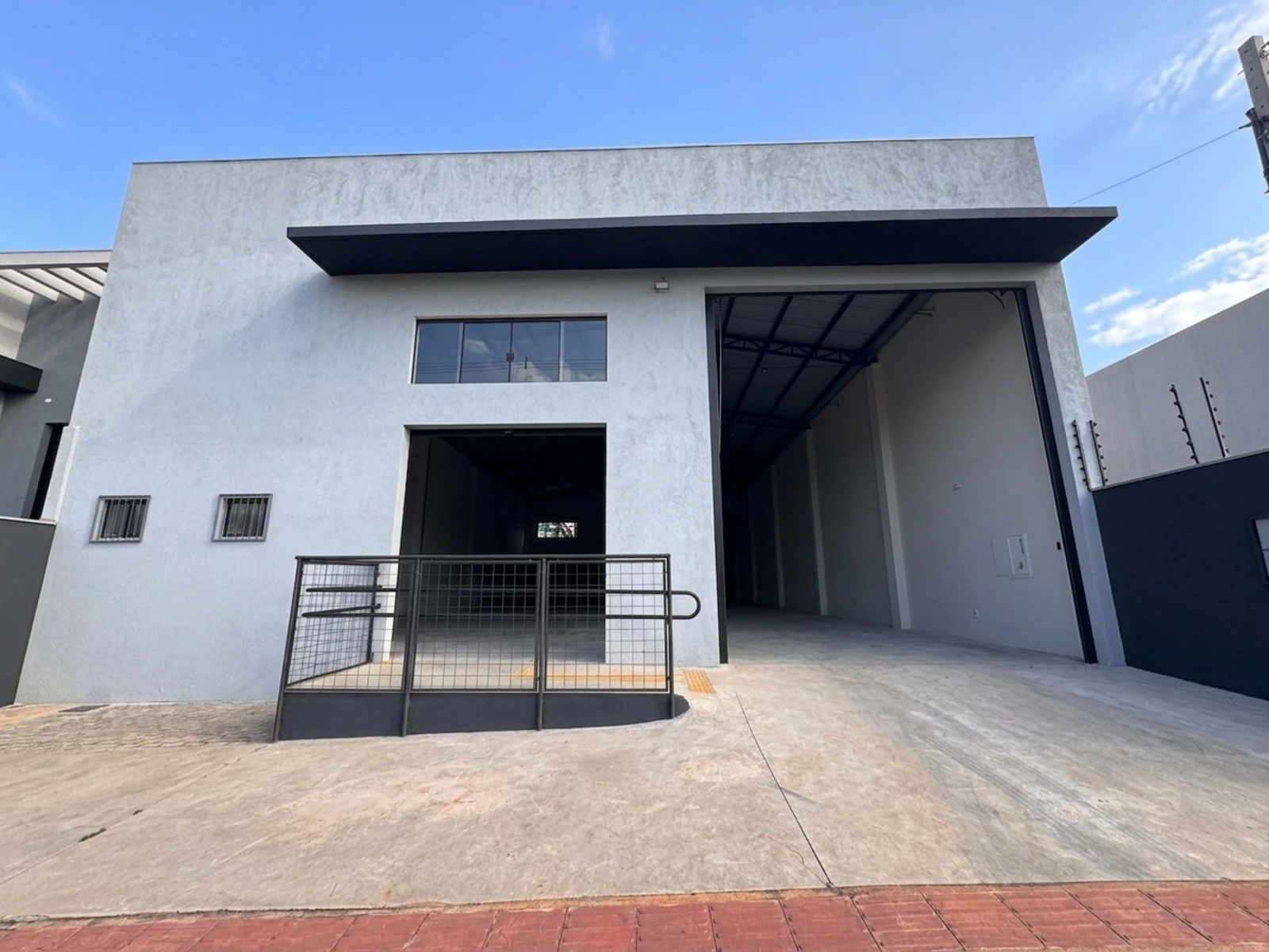 Salão Comercial com 342m² | Com 2 acessos (Jinroku Kubota e Olavo Bilac) | Maringá-PR