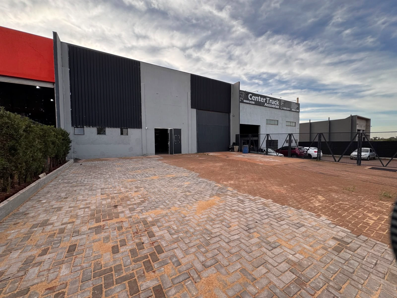 Barracão Comercial Disponível para Locação | PR-317 | 800m² +800m² (fundos) | Maringá-PR