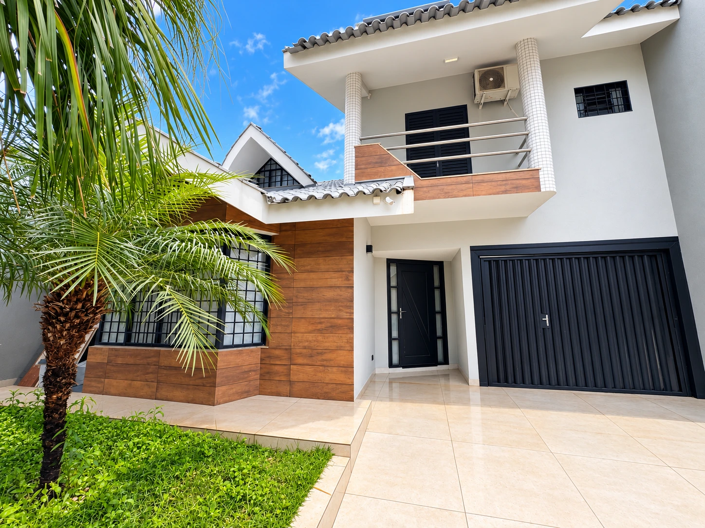🔑 Disponível para Locação | Sobrado Jd. Seminário | 3qtos (1suite) | Área gourmet | Maringá-PR
