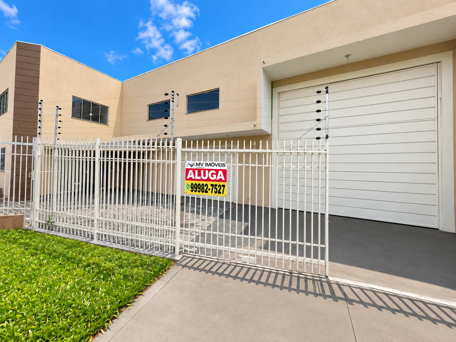 Disponível para Locação | Salão Comercial | Jinroku Kubota | 300m² + Mezanino | Maringá-PR